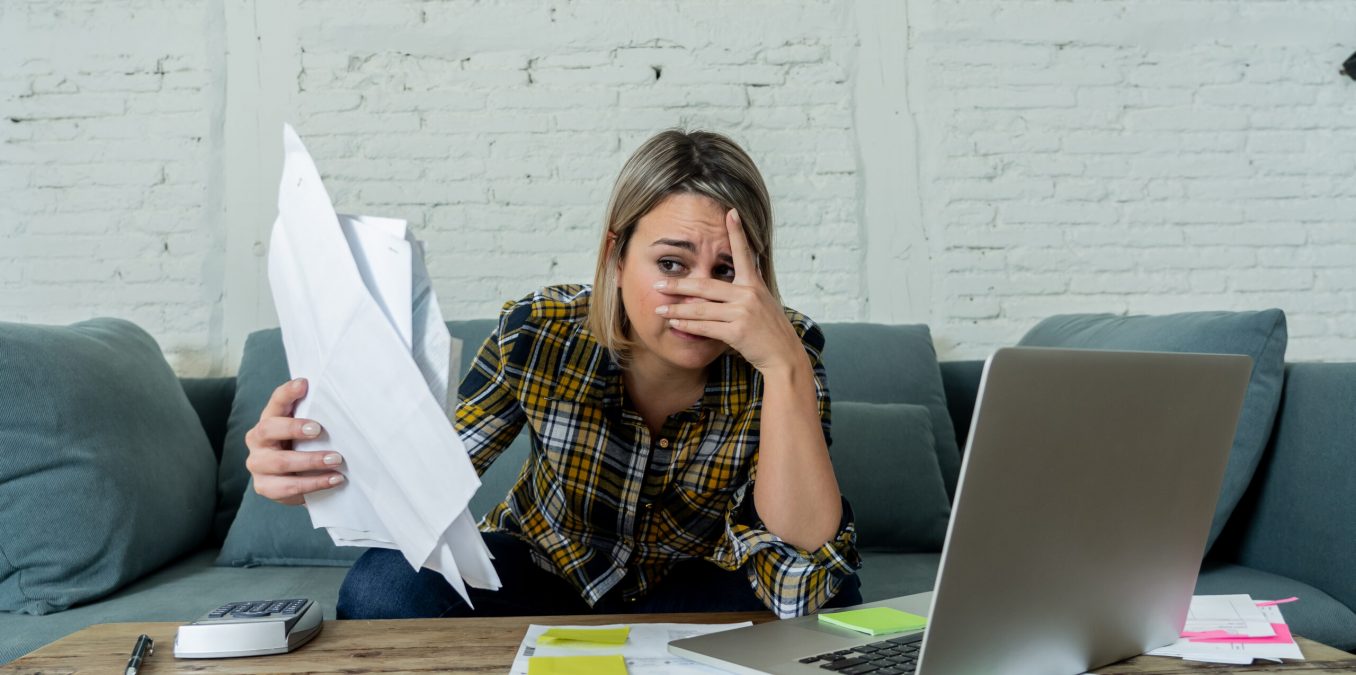 Portrait,Of,Desperate,Young,Woman,Feeling,Stressed,Checking,Online,Banking