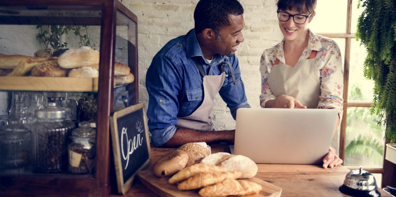 Couple,Partnership,The,Bakehouse,With,E-busness,Online